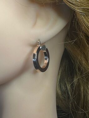 Chunky Gold Tone Hoop Earrings – Brass